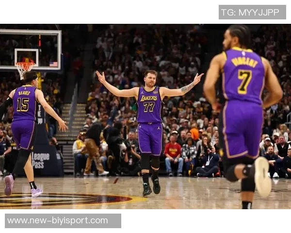 美记分析湖人未来发展策略不应过度依赖东契奇与里夫斯的运动能力不足